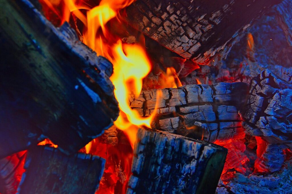 Feuer Hitze Glut Holzscheit